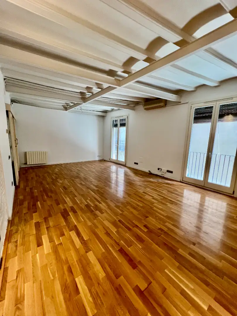 Sala de estar de Piso en venta en Barcelona con Aire acondicionado, Horno y Lavadora