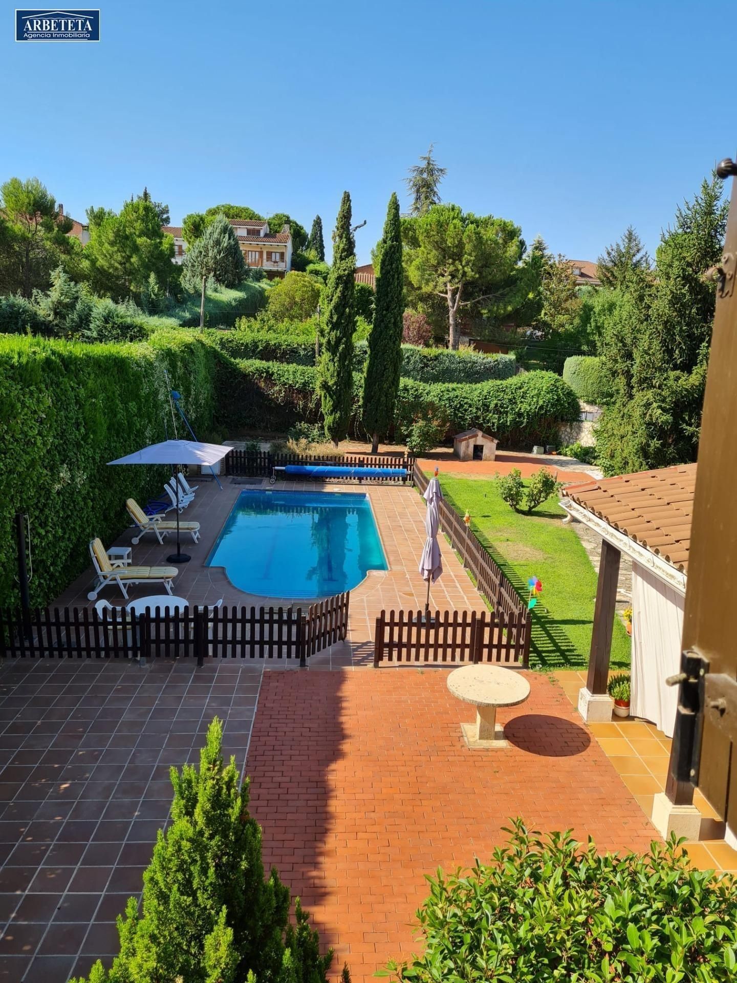 Piscina de Casa o xalet en venda en Chiloeches amb Calefacció, Jardí privat i Piscina