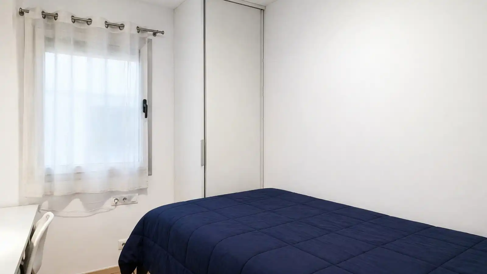 Habitación de Piso en venta en Sabadell con Aire acondicionado, Calefacción y Parquet