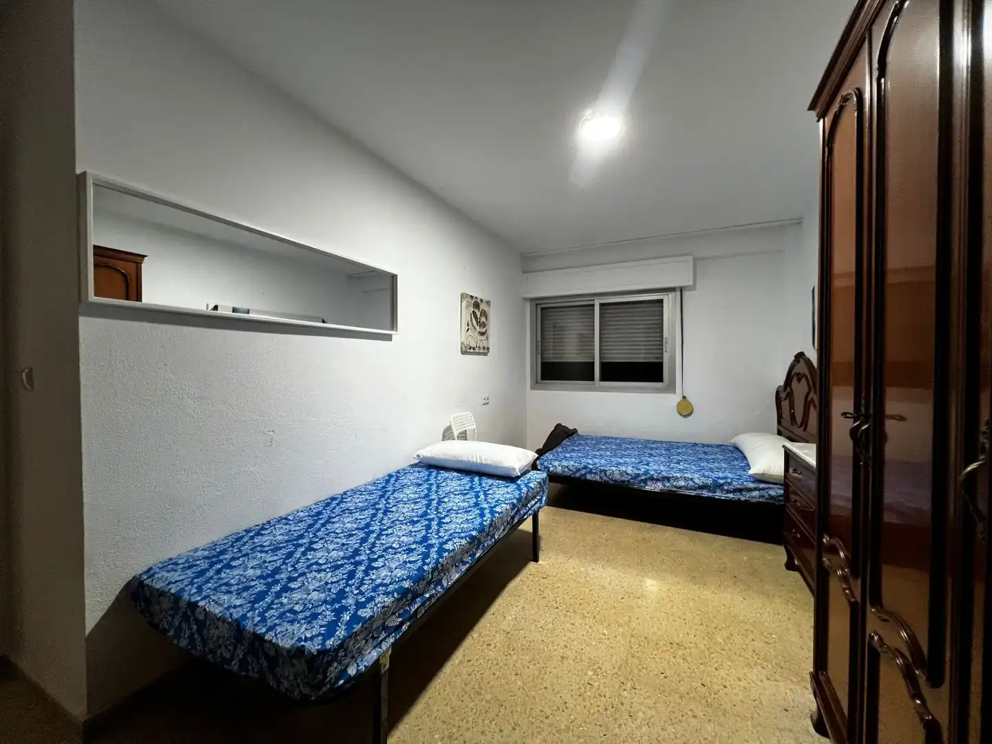 Bedroom of Flat for share in Rascanya