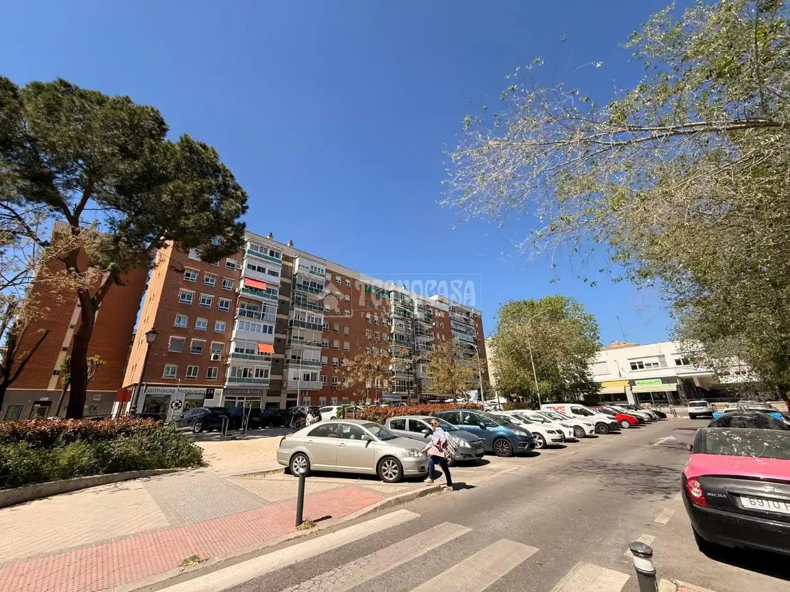 Außenansicht von Wohnung zum Verkauf in Madrid mit Klimaanlage, Möbliert und Haustechnik