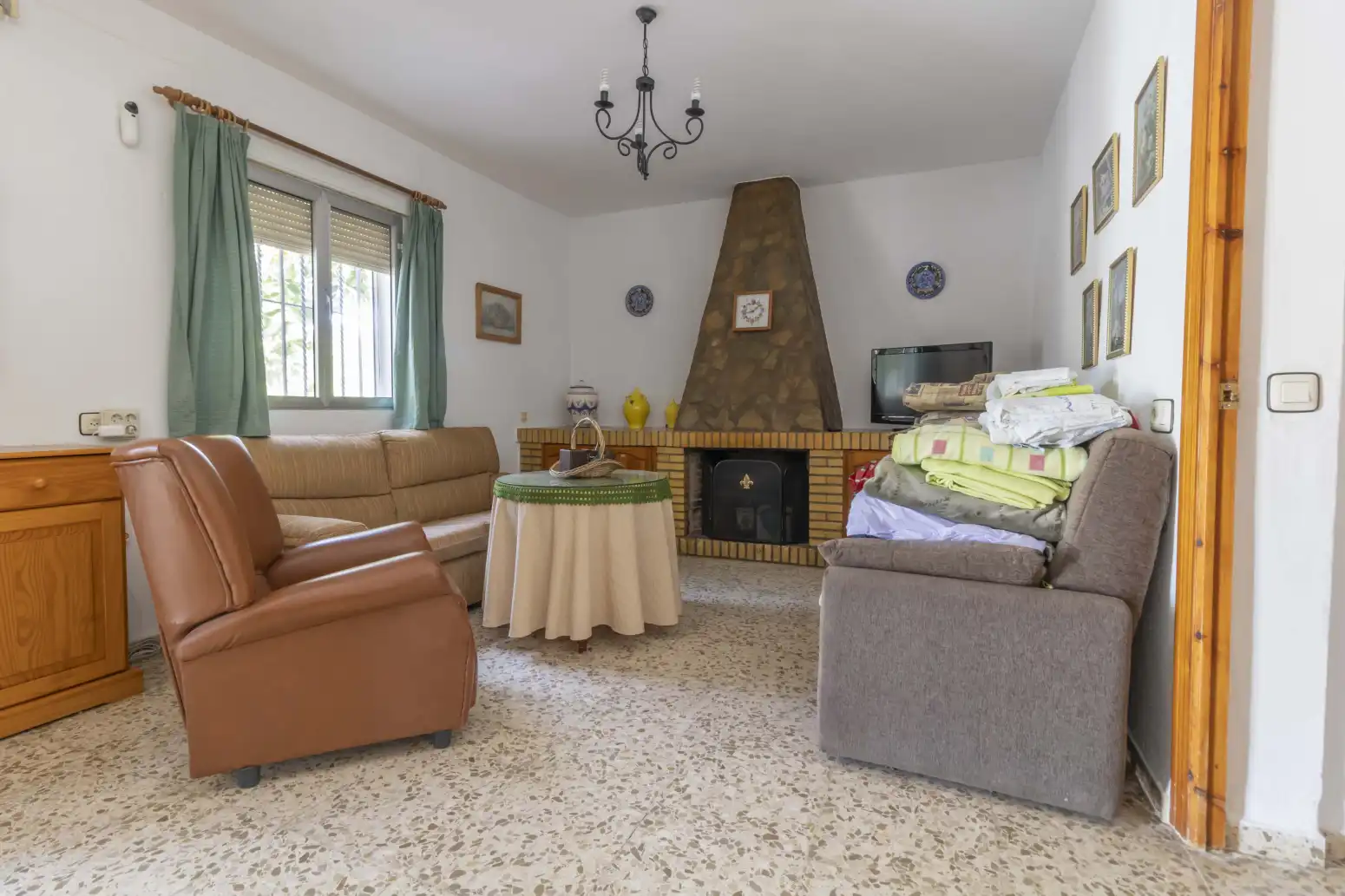 Sala de estar de Casa o chalet en venta en Carmona con Piscina
