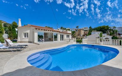 Vista exterior de Casa o xalet en venda en Benissa amb Aire condicionat, Terrassa i Piscina