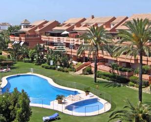 Jardí de Dúplex en venda en Marbella amb Aire condicionat, Terrassa i Piscina