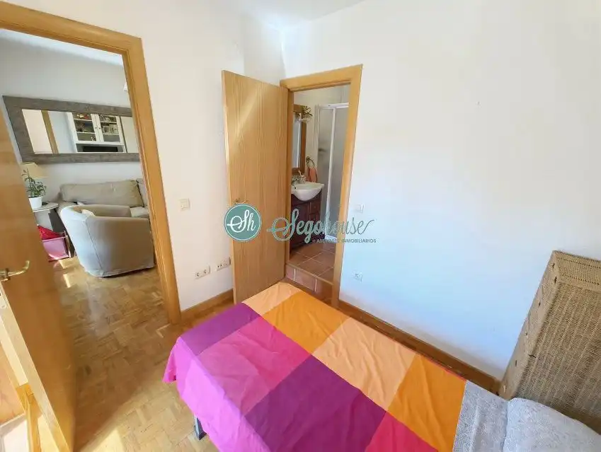 Habitación de Piso en venta en Segovia con Calefacción, Parquet y Terraza
