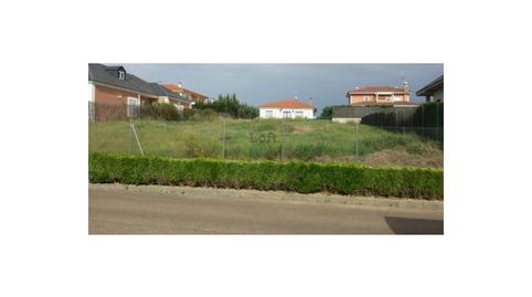 SOLAR EN URBANIZACIÓN GOLF GUADIANA