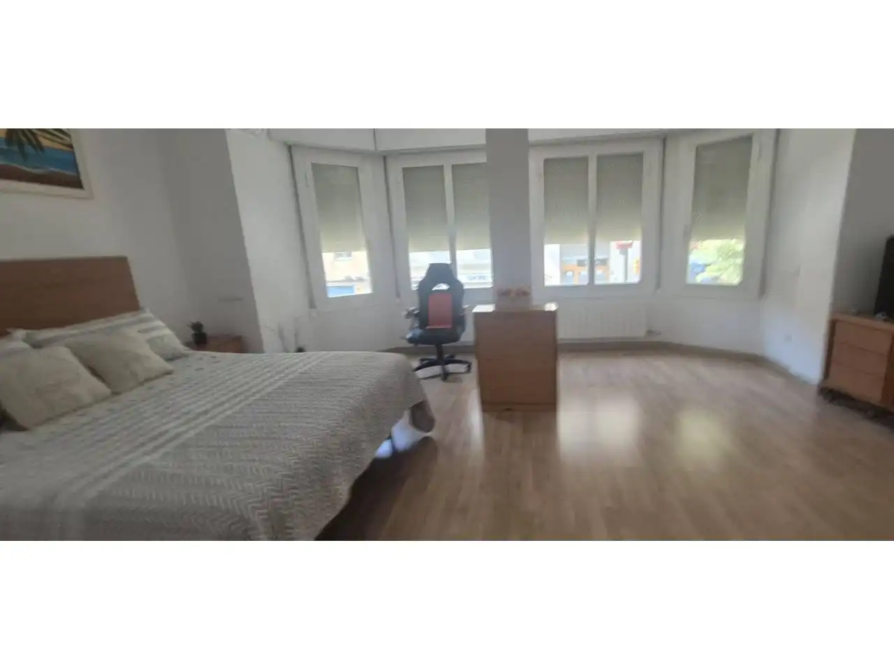 Schlafzimmer von Einfamilien-Reihenhaus zum Verkauf in L'Hospitalet de Llobregat mit Klimaanlage, Heizung und Parkett