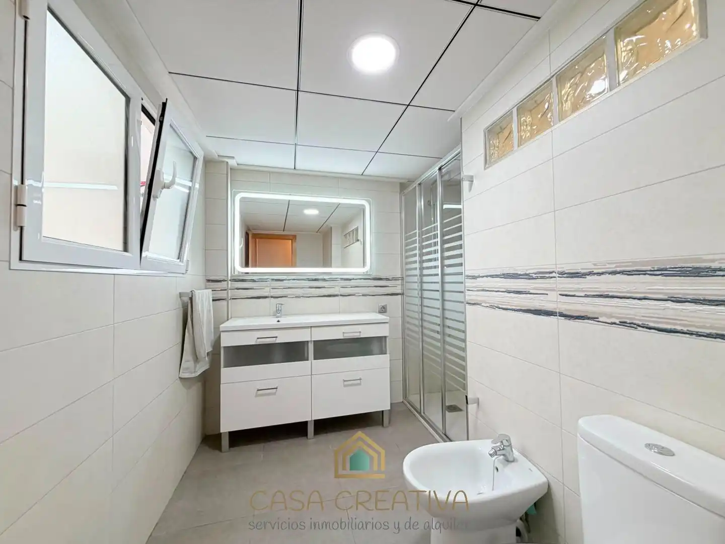 Baño de Casa adosada en venta en Xàtiva con Aire acondicionado, Calefacción y Terraza