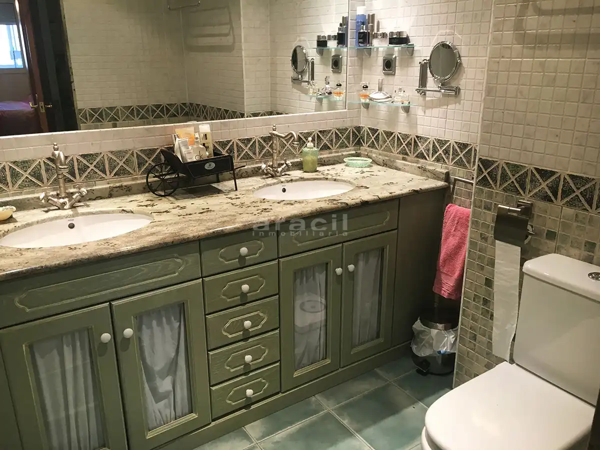 Bathroom of Flat for sale in Alcoy / Alcoi  with Air Conditioner and Terrace