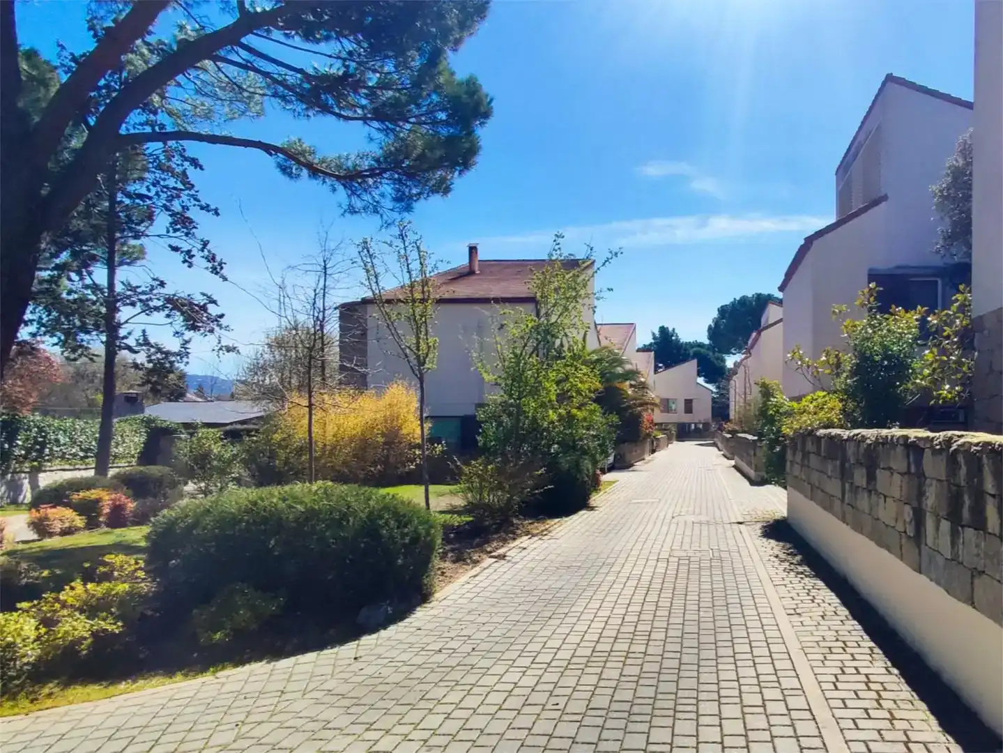 Vista exterior de Piso en venta en Alpedrete con Jardín privado, Trastero y Piscina