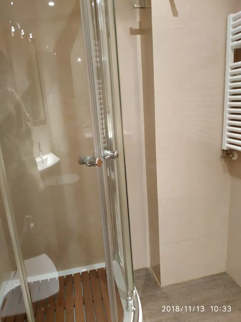 Badezimmer von Wohnung zur Miete in Madrid mit Klimaanlage, Heizung und Parkett