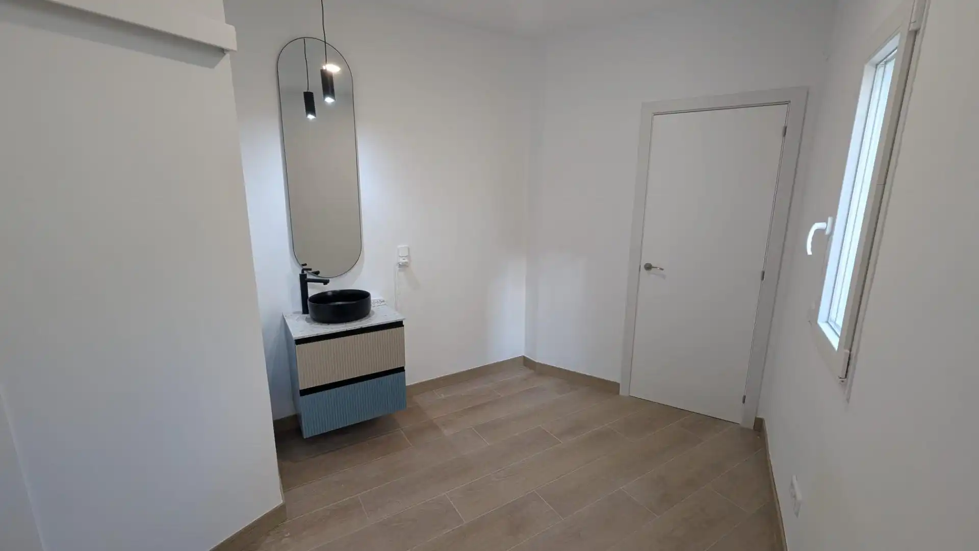 Badezimmer von Wohnungen zur Miete in Madrid mit Klimaanlage und Heizung