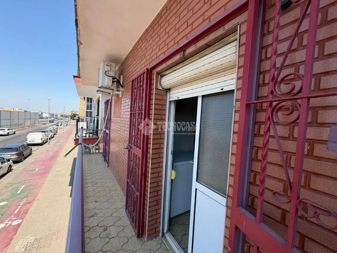 Exterior view of Attic for sale in Sevilla  with Air Conditioner and Balcony