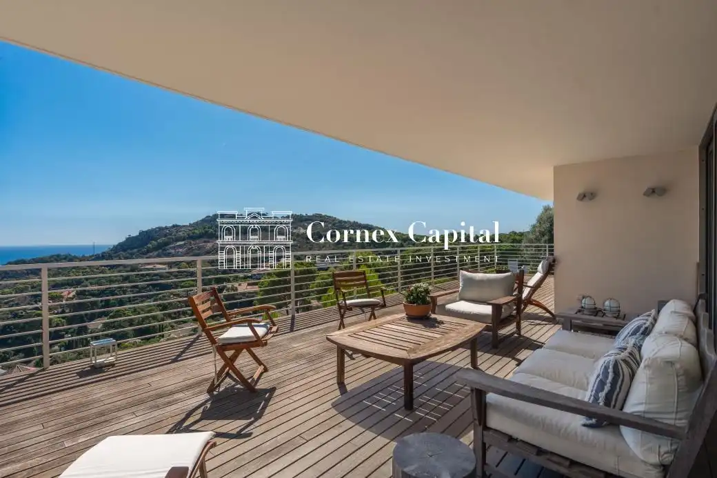Casa con piscina in vendita a Aiguablava