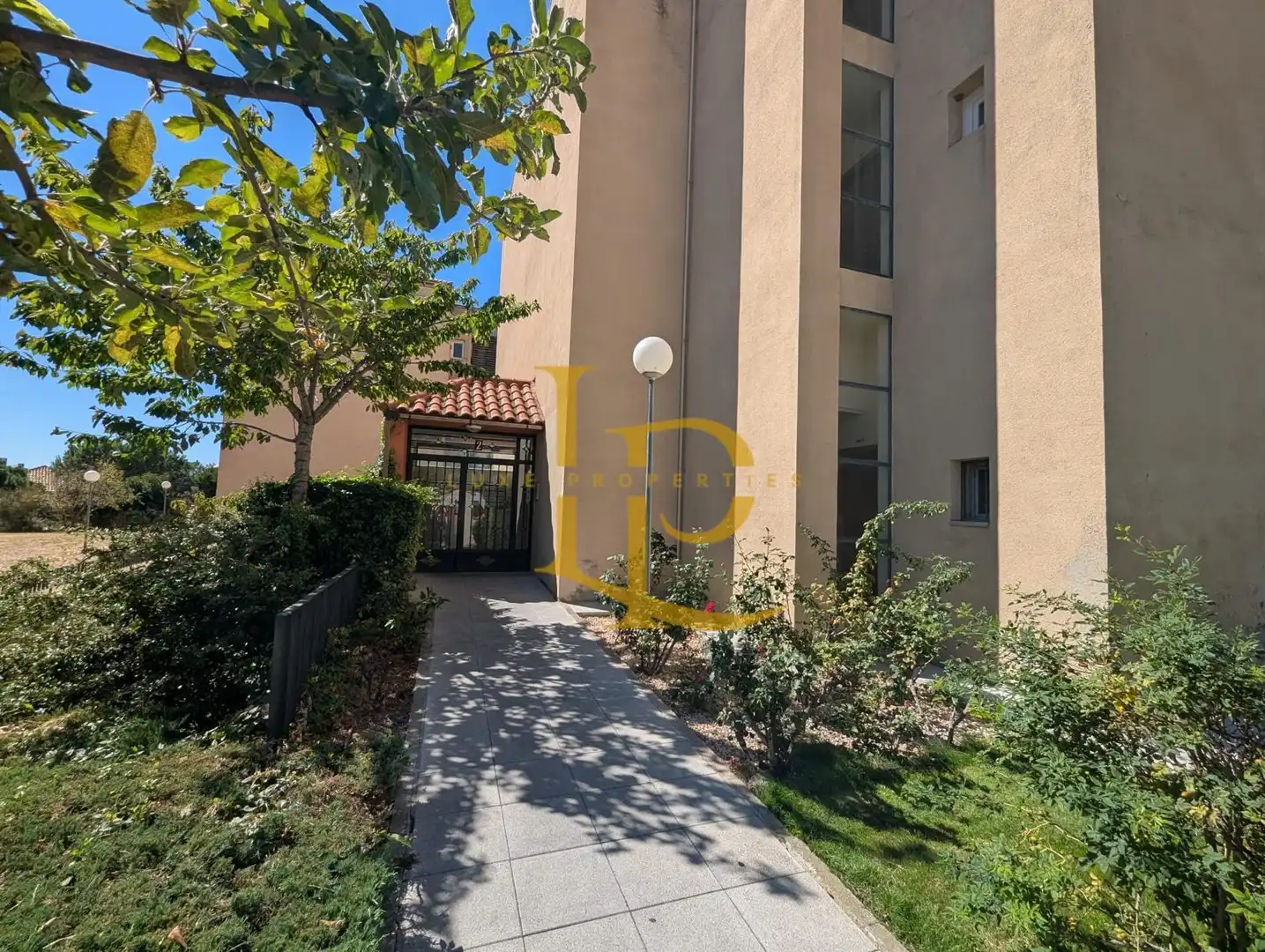 Vista exterior de Piso en venta en San Lorenzo de El Escorial con Calefacción, Jardín privado y Horno