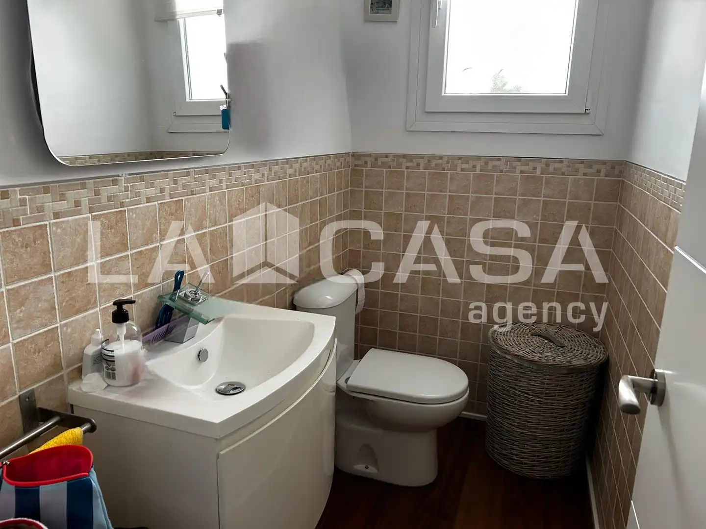 Bany de Casa adosada en venda en Montequinto amb Aire condicionat i Terrassa
