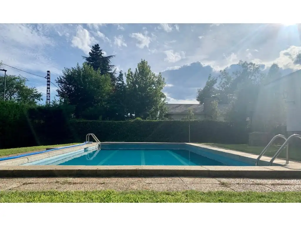Piscina de Casa o chalet en venta en Guadarrama