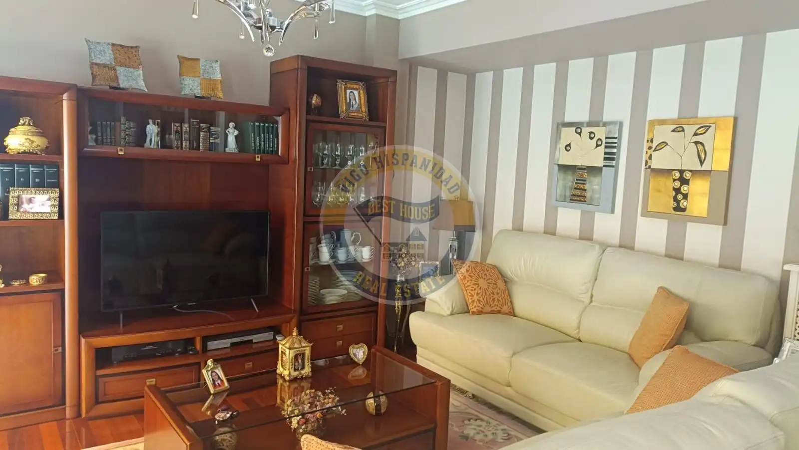 Sala de estar de Casa adosada en venta en Vigo  con Calefacción, Terraza y Trastero