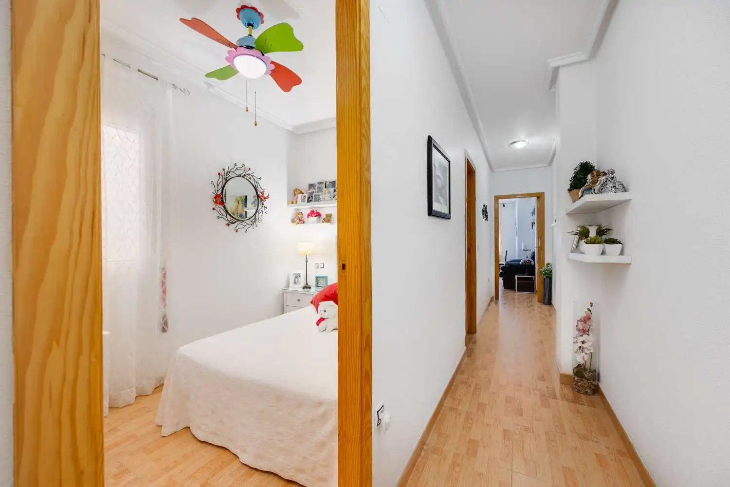 Habitación de Apartamento en venta en Torrevieja con Aire acondicionado, Calefacción y Terraza