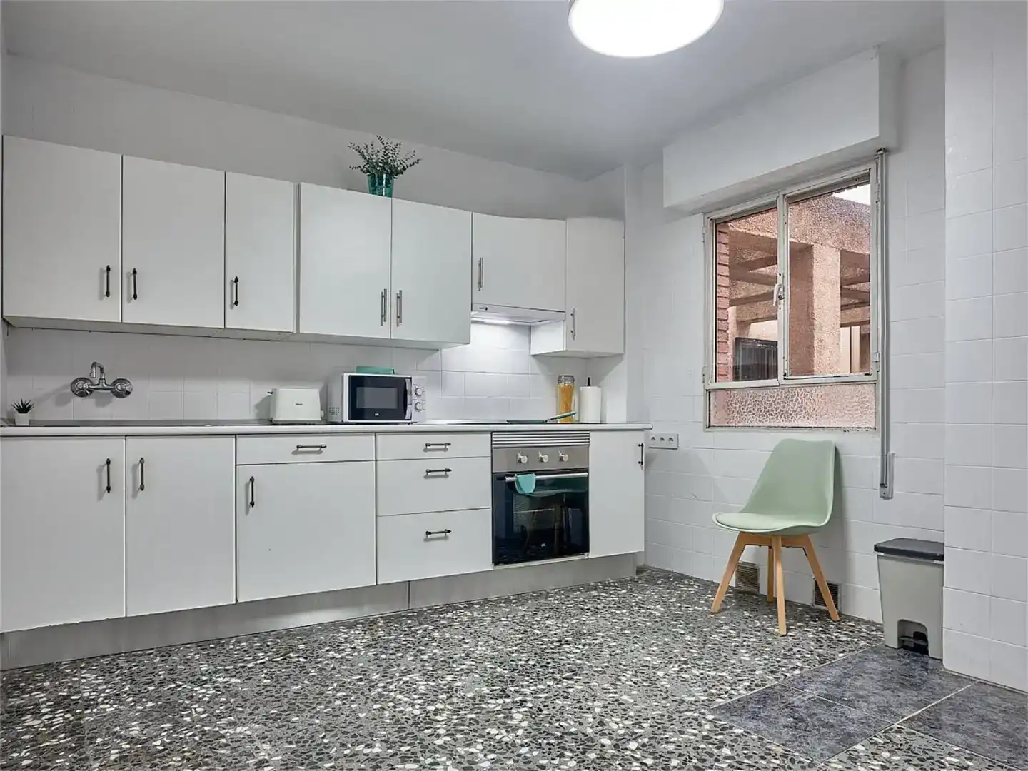 Kitchen of Flat for share in Casco Urbano