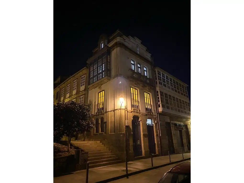 Houses for sale in Travesía da Universidade, Casco Histórico