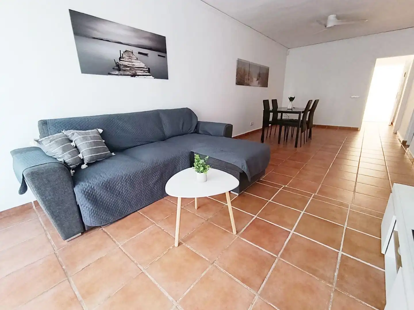 Sala d'estar de Casa adosada de lloguer en Dénia amb Aire condicionat, Calefacció i Jardí privat