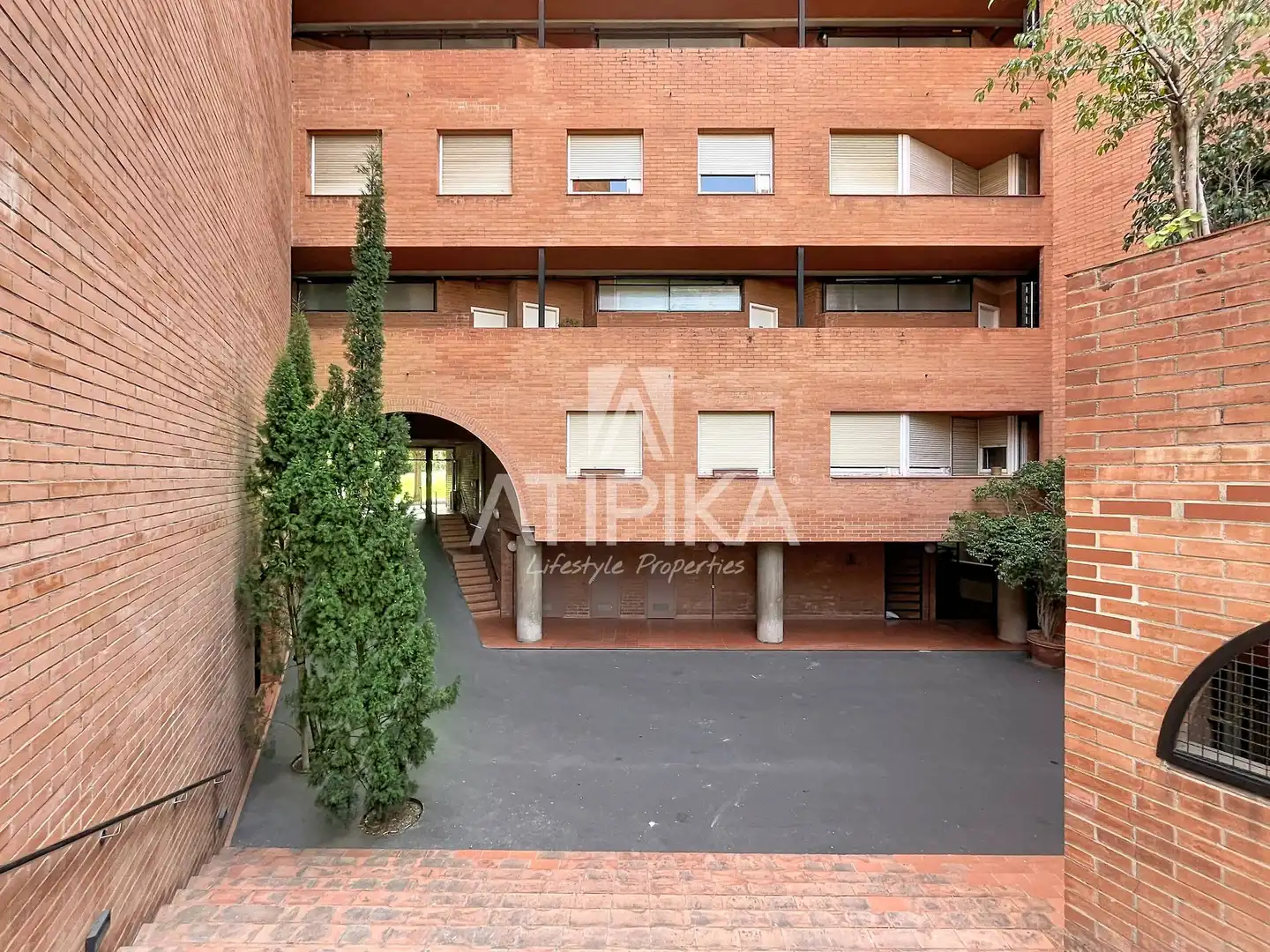 Vista exterior de Àtic en venda en Barcelona amb Aire condicionat, Calefacció i Parquet