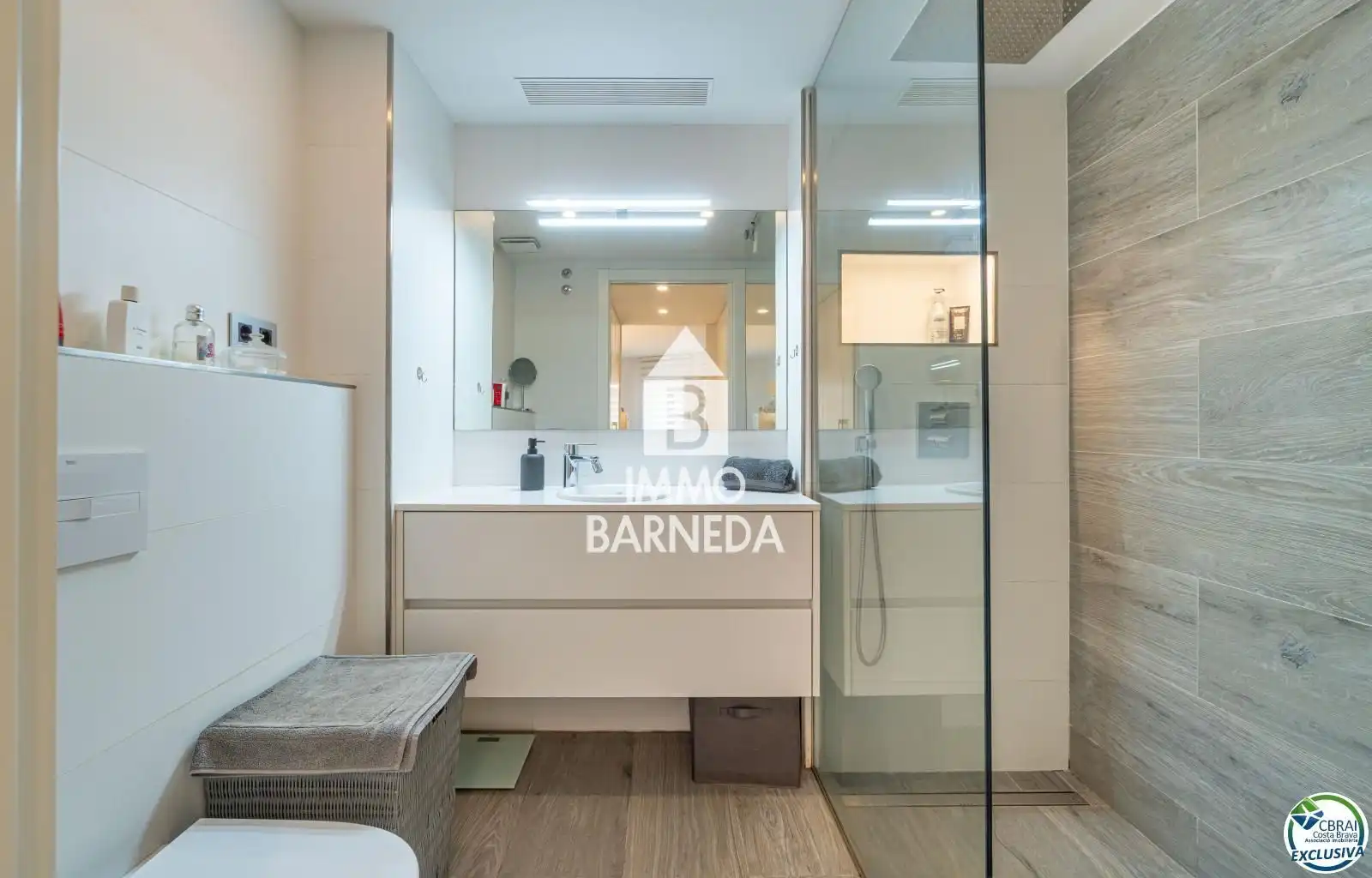 Bany de Pis en venda en Roses amb Aire condicionat, Calefacció i Terrassa