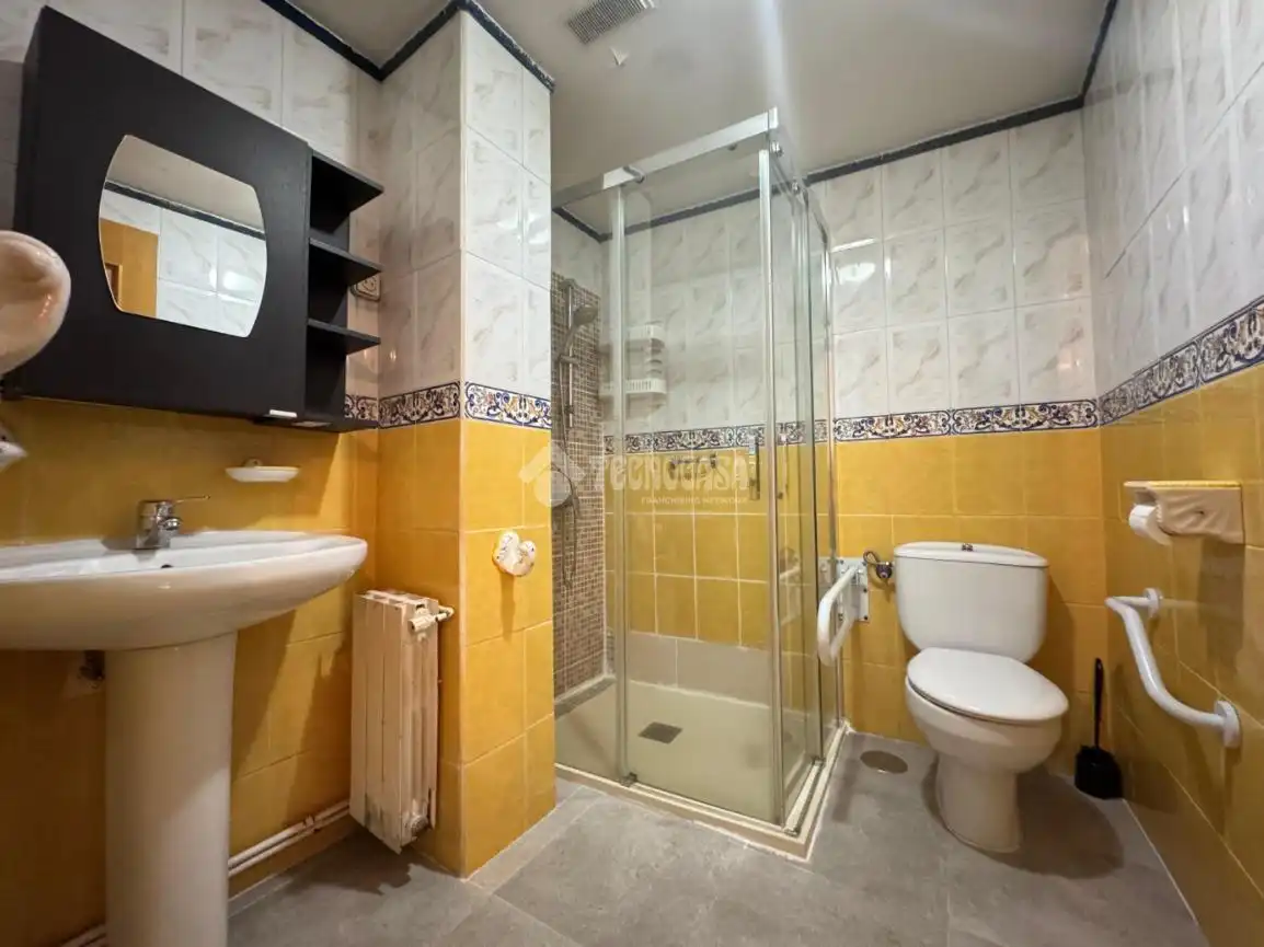 Baño de Piso en venta en Alcobendas con Calefacción