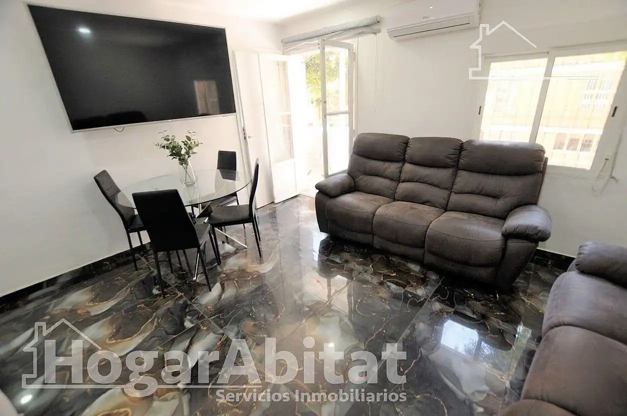 Wohnzimmer von Wohnung zum Verkauf in Valencia mit Klimaanlage, Heizung und Balkon
