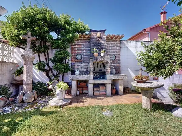 Terrassa de Casa o xalet en venda en Nigrán amb Calefacció, Jardí privat i Parquet