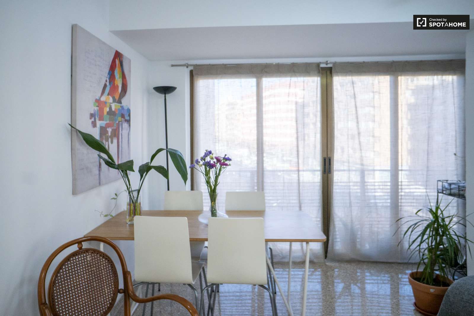 Apartament per a compartir a Nou Moles