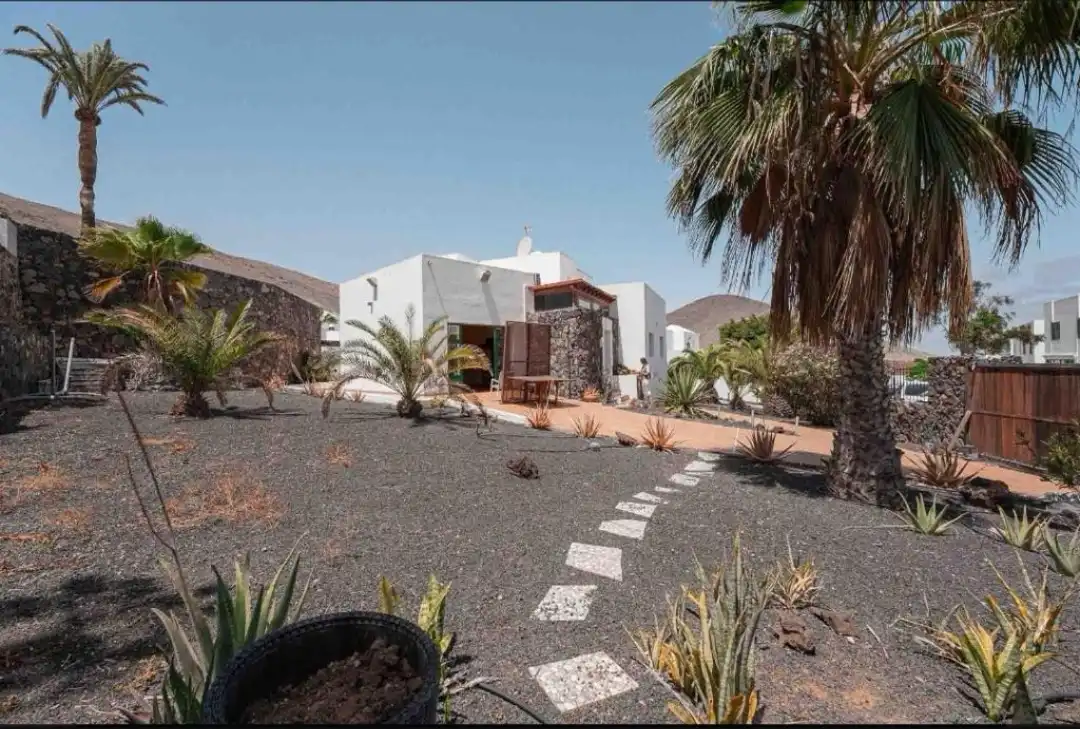 Vista exterior de Casa o chalet en venta en Yaiza con Aire acondicionado, Jardín privado y Terraza