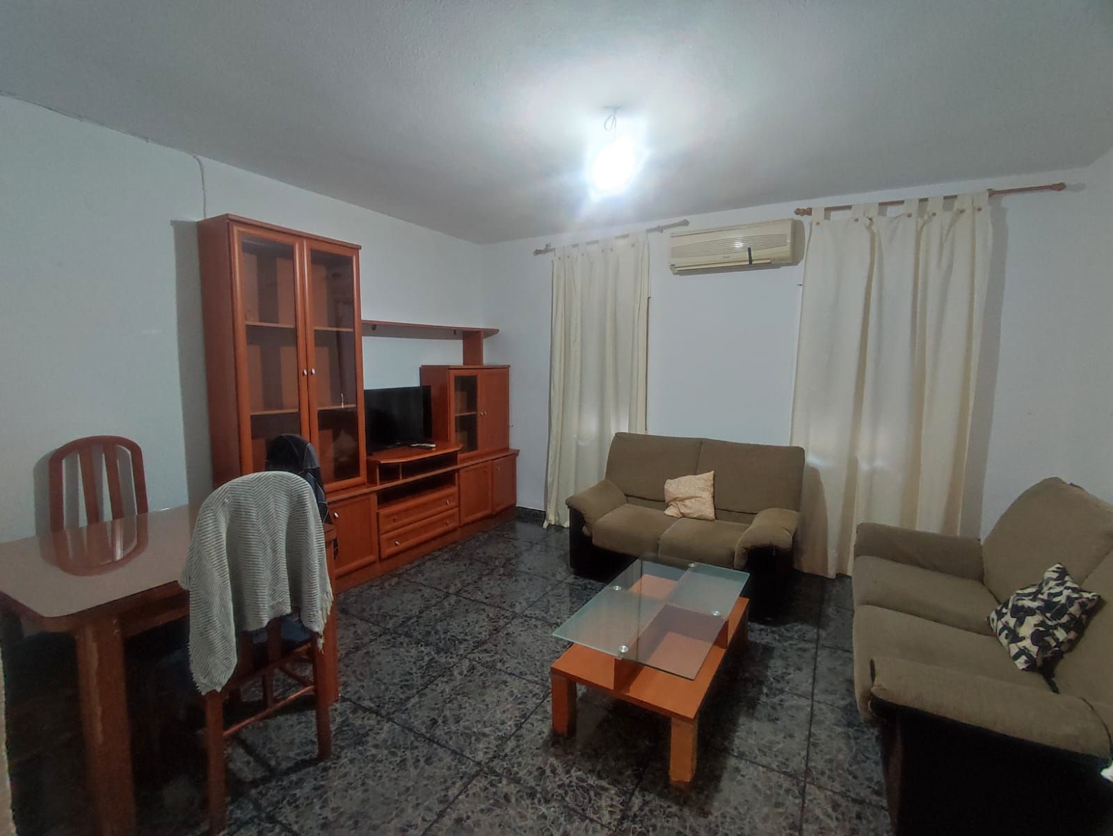 Sala d'estar de Apartament de lloguer en Plasencia amb Aire condicionat, Calefacció i Moblat