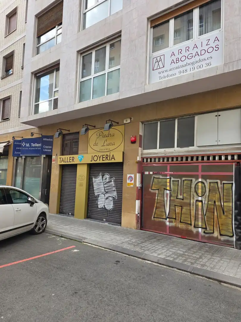 Local comercial en venda a Travesia Monasterio Oliva, imagen 3
