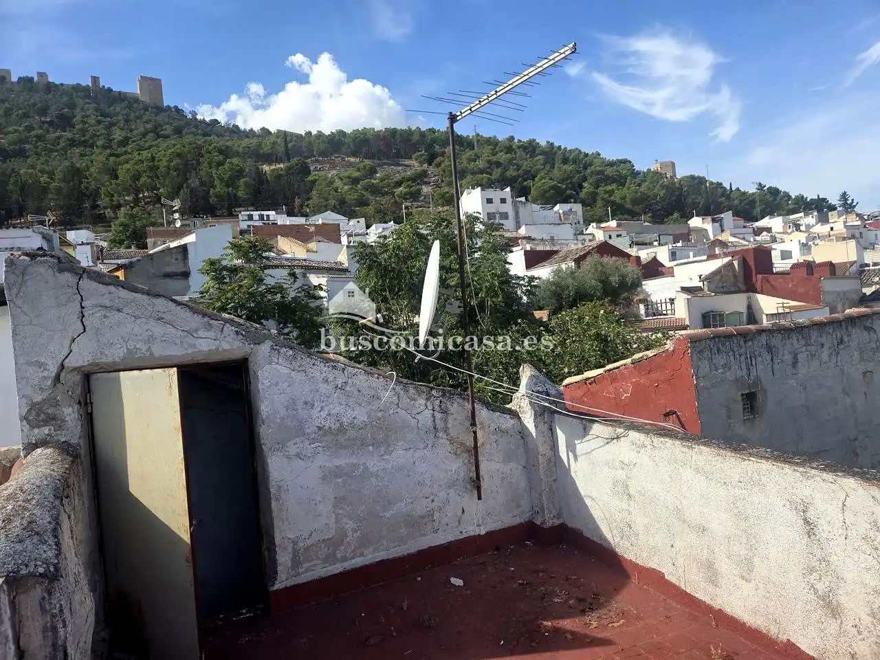 Vista exterior de Casa adosada en venda en Jaén amb Terrassa i Balcó
