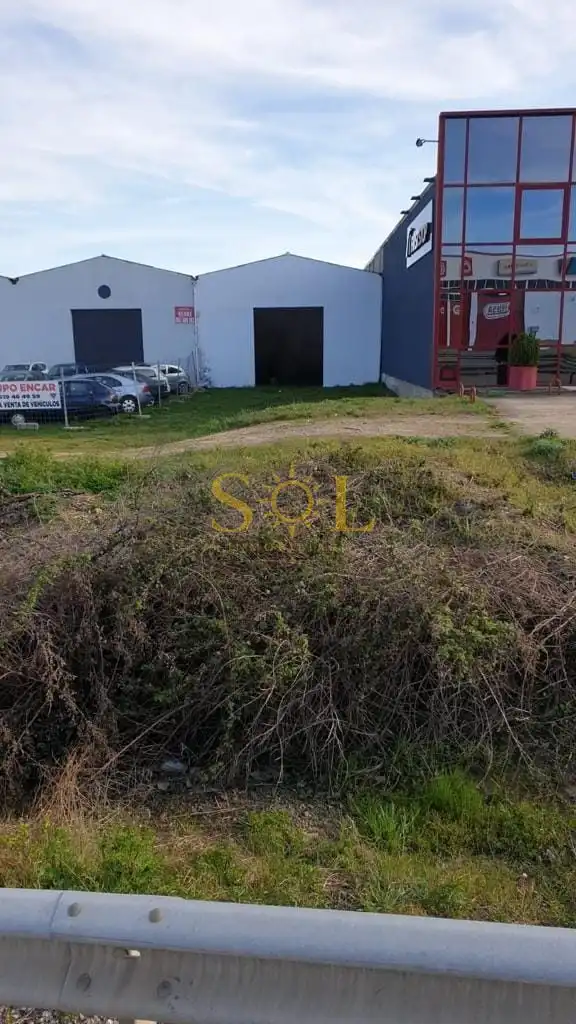 Nau industrial en venda en Valdefresno