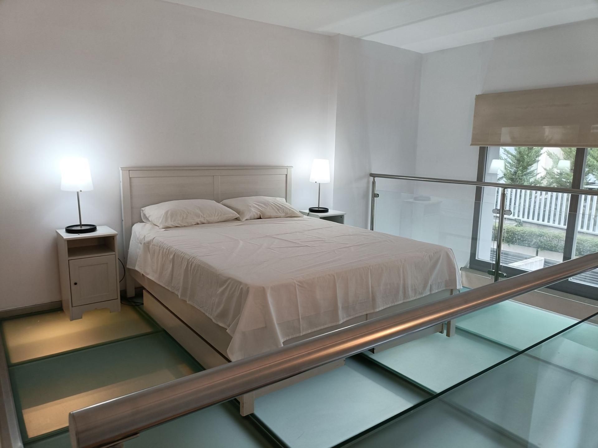 Dormitori de Loft de lloguer en  Madrid Capital amb Aire condicionat, Jardí privat i Terrassa