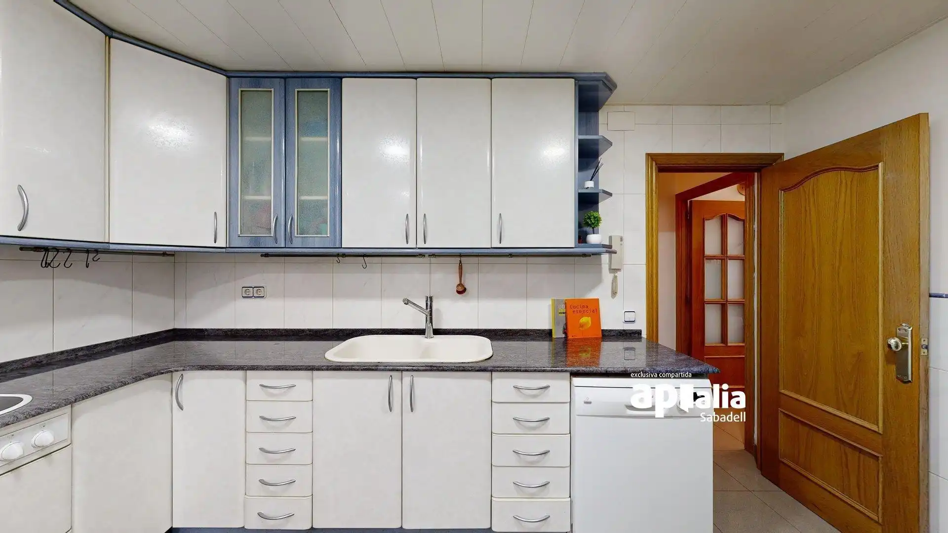 Küche von Wohnung zum Verkauf in Barberà del Vallès mit Klimaanlage, Heizung und Balkon