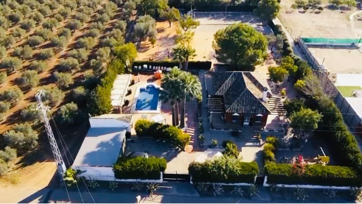 Exterior view of House or chalet for sale in La Carlota  with Air Conditioner, Private garden and Terrace