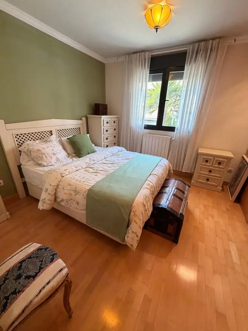 Habitación de Casa adosada en venta en Valdemoro con Aire acondicionado, Calefacción y Jardín privado