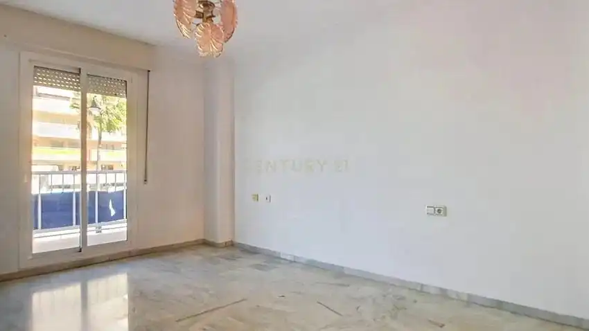 Apartment with pool for sale in Castillo Sohail - Myramar, imagen 7