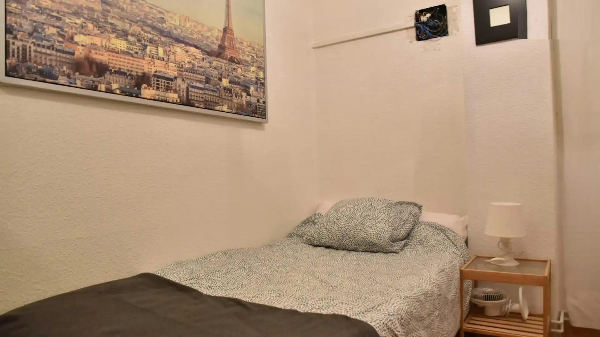Habitación de Piso para compartir en  Valencia Capital con Lavadora y TV