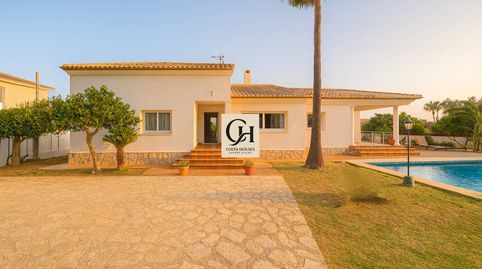 VENTA EXCLUSIVA VILLA MEDITERRÁNEA CERCA DEL CENTRO Y PLAYA DE DÉNIA, COSTA BLANCA NORTE