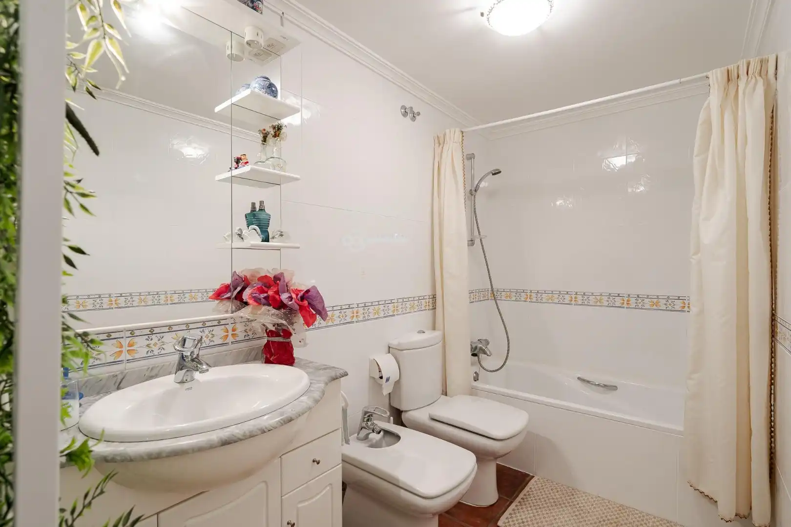 Baño de Casa o chalet en venta en Villanueva de la Torre con Calefacción, Jardín privado y Terraza