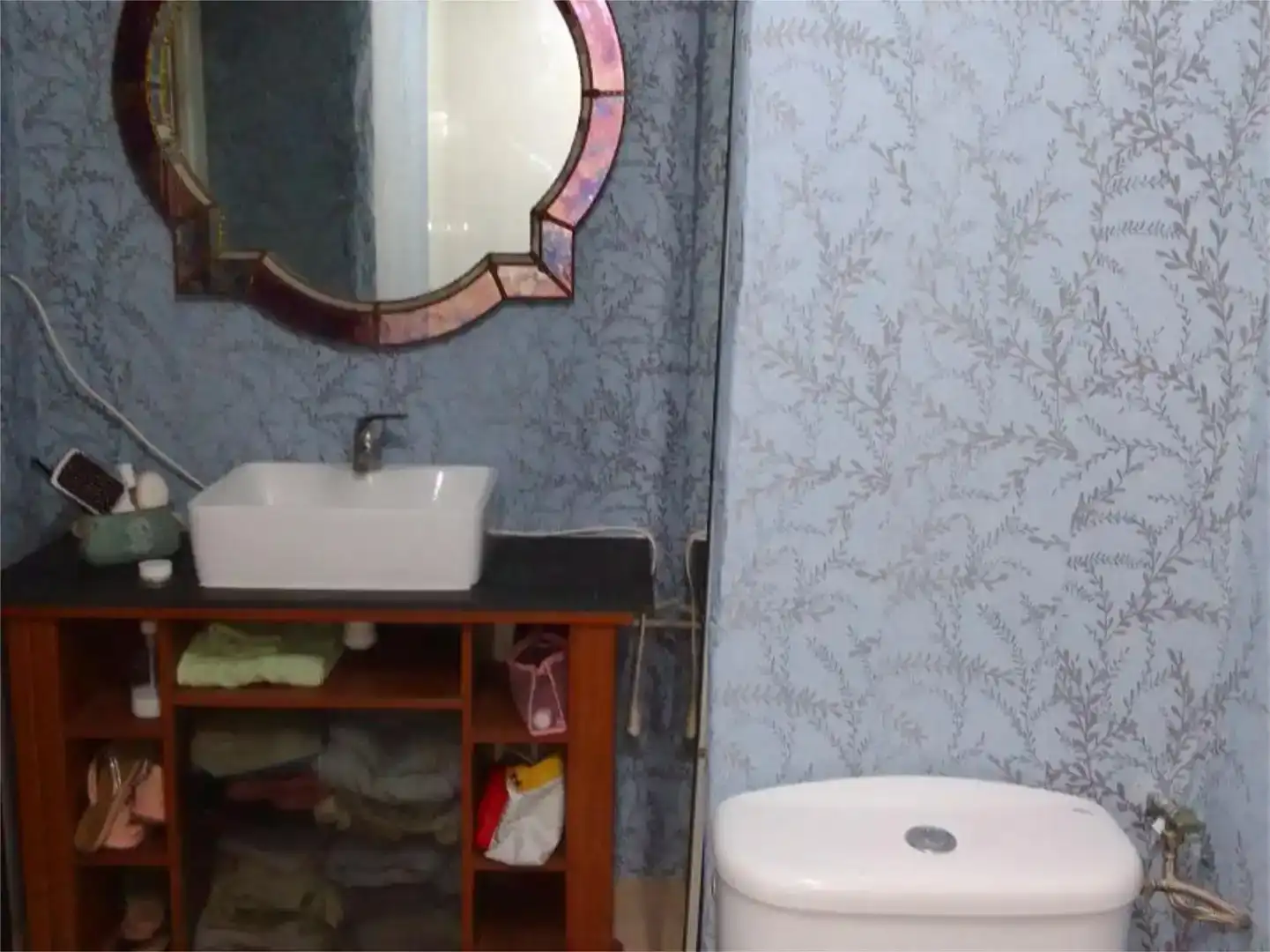 Baño de Estudio de alquiler en Benidorm con Jardín privado, Piscina y Amueblado
