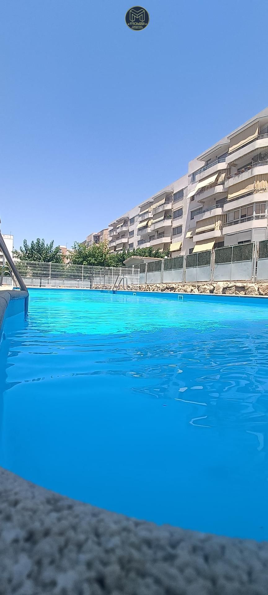 Piscina de Pis en venda en  Jaén Capital amb Aire condicionat, Jardí privat i Parquet