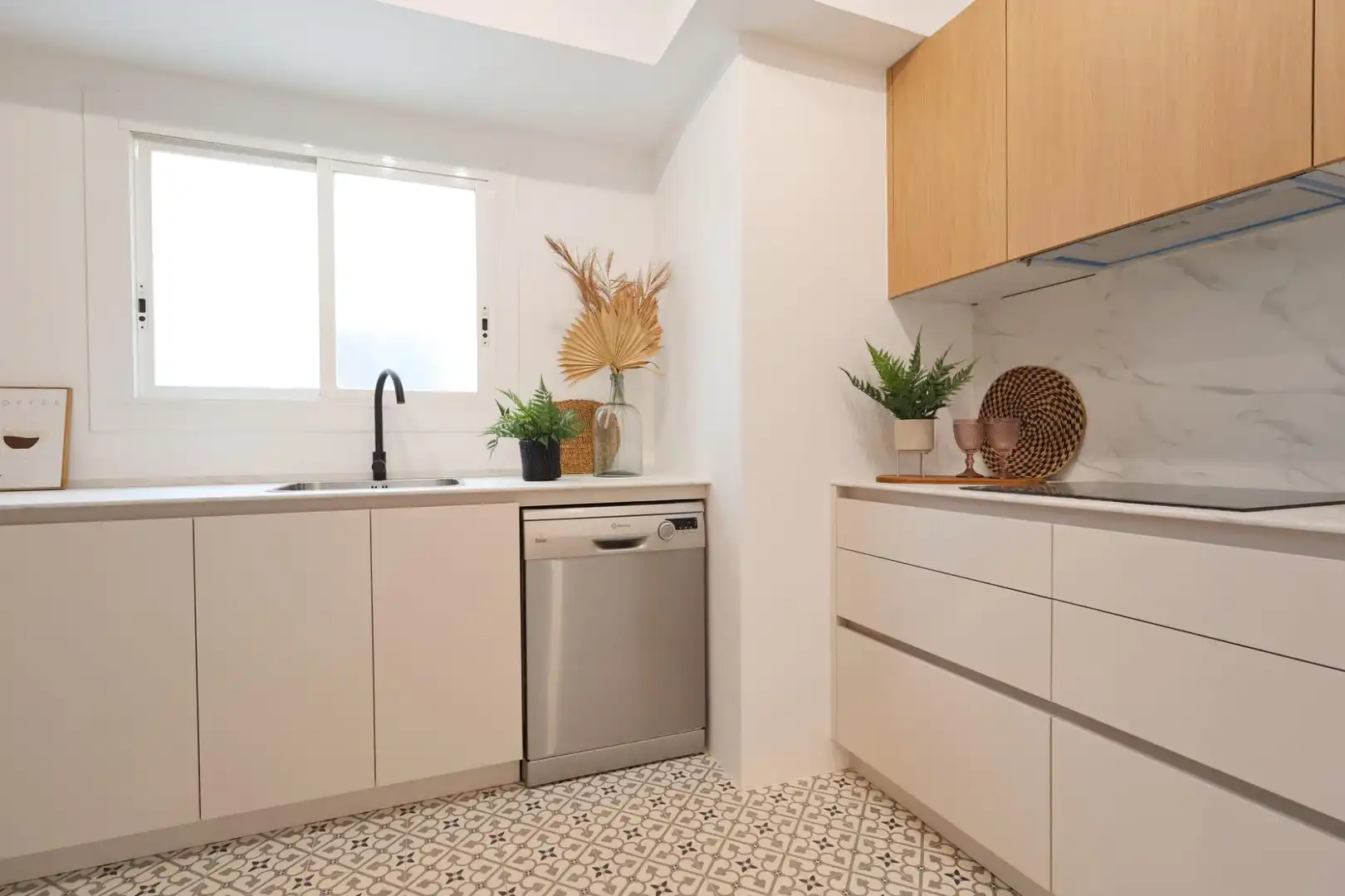 Cocina de Piso en venta en Vilanova i la Geltrú con Parquet, Trastero y Balcón