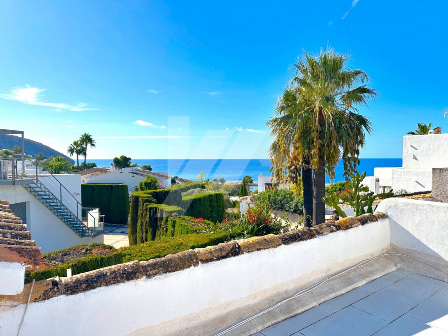 Vista exterior de Casa o xalet en venda en Moraira amb Aire condicionat, Calefacció i Jardí privat