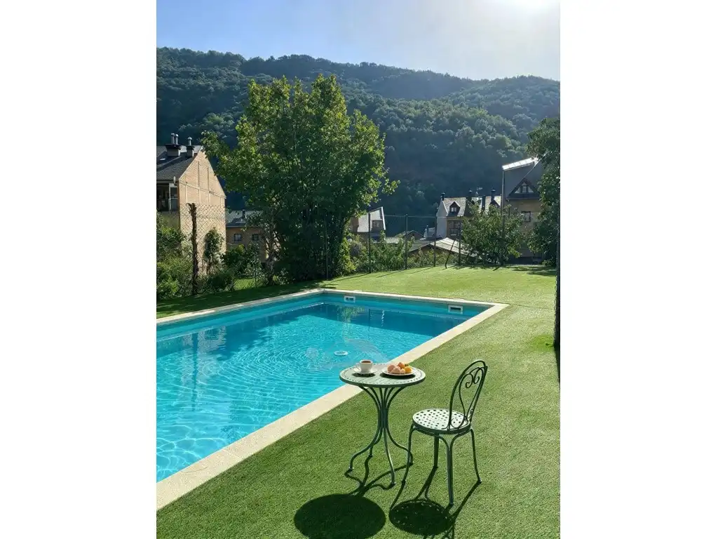 Schwimmbecken von Maisonette zum Verkauf in Sort mit Klimaanlage, Privatgarten und Schwimmbad